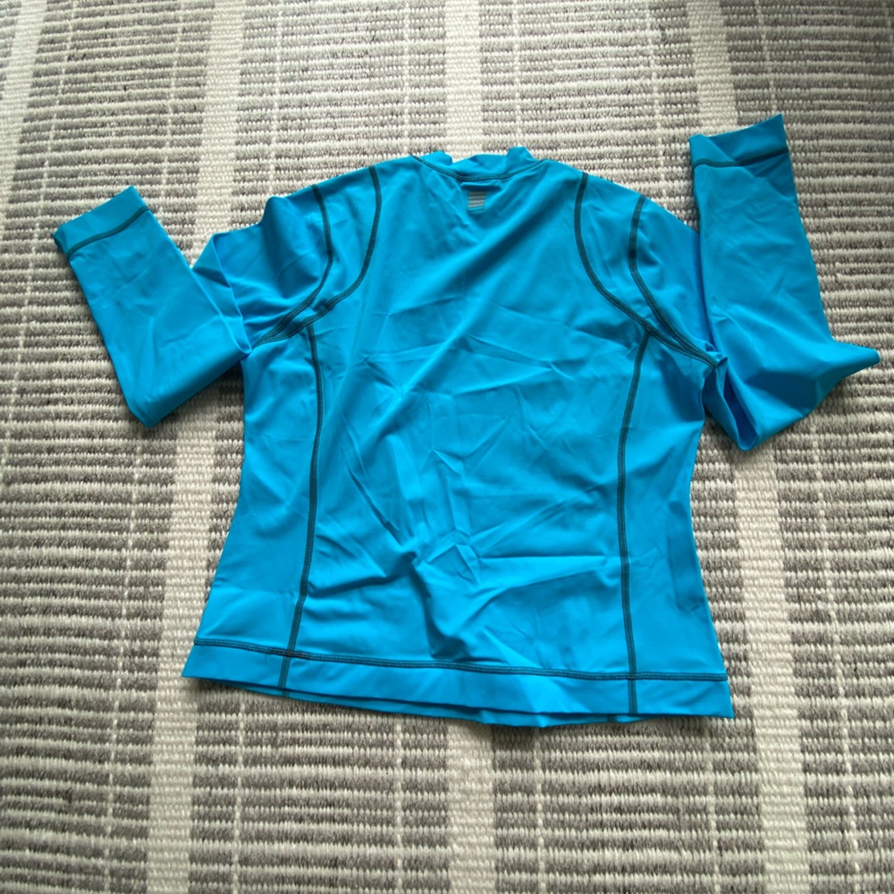 Lands' End women’s Bright Aqua Athletic Long Sleeve Top. MP. NWT